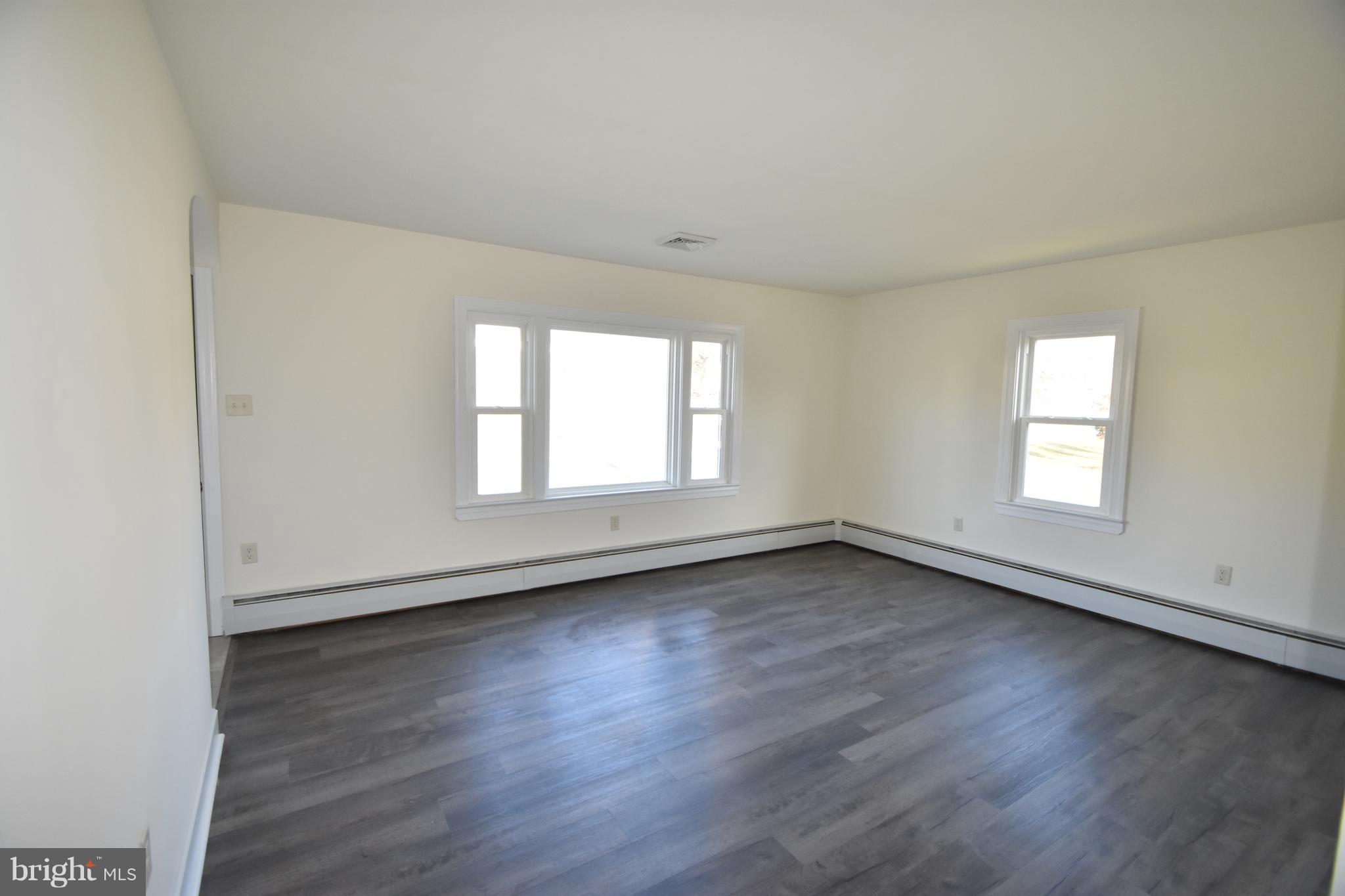 131 Oak Grove Road Pine Grove, PA 17963 - Photo 2 of 14 Living Room