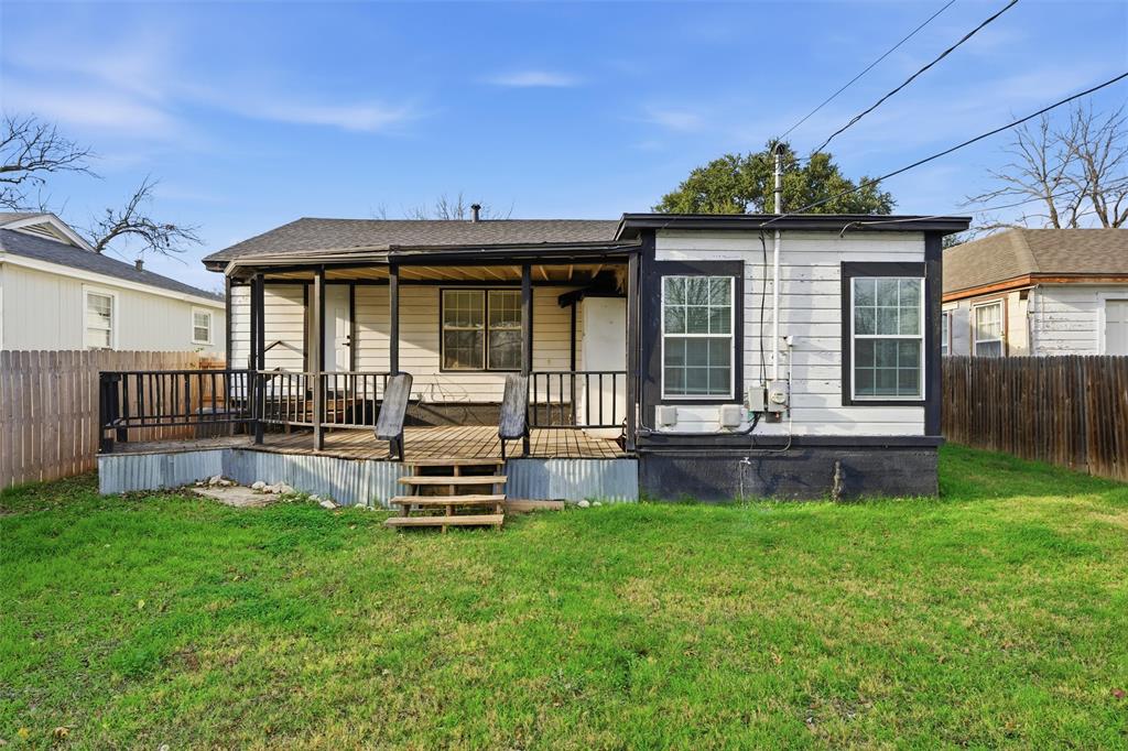 2712 Live Oak Avenue Waco, TX 76708 - Photo 13 of 15 a front view of a house with garden