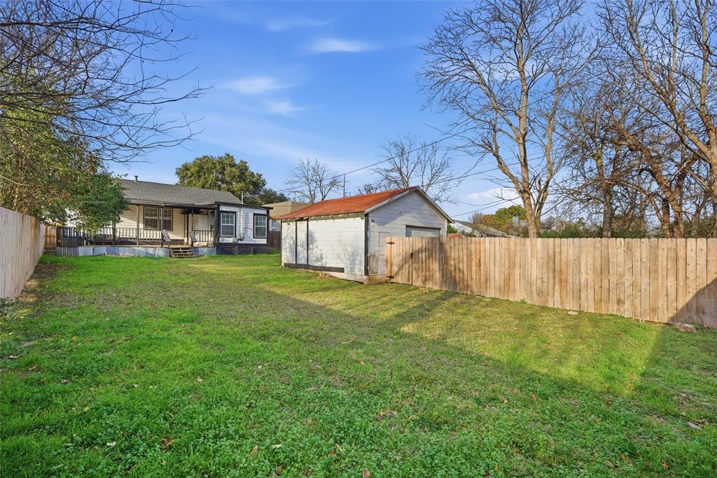 2712 Live Oak Avenue Waco, TX 76708 - Photo 15 of 15 a front view of house with yard and green space