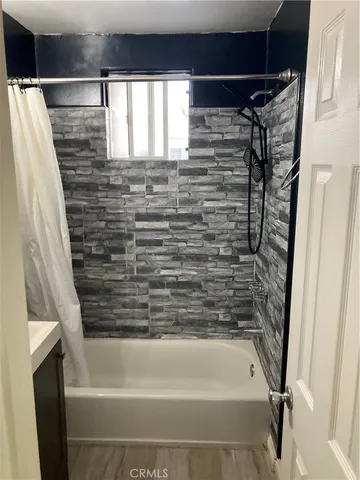 $1,750 | 5842 Lexington Avenue, Unit 4, Los Angeles, CA 90038