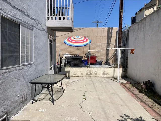 $1,750 | 5842 Lexington Avenue, Unit 4, Los Angeles, CA 90038