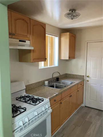 $1,750 | 5842 Lexington Avenue, Unit 4, Los Angeles, CA 90038