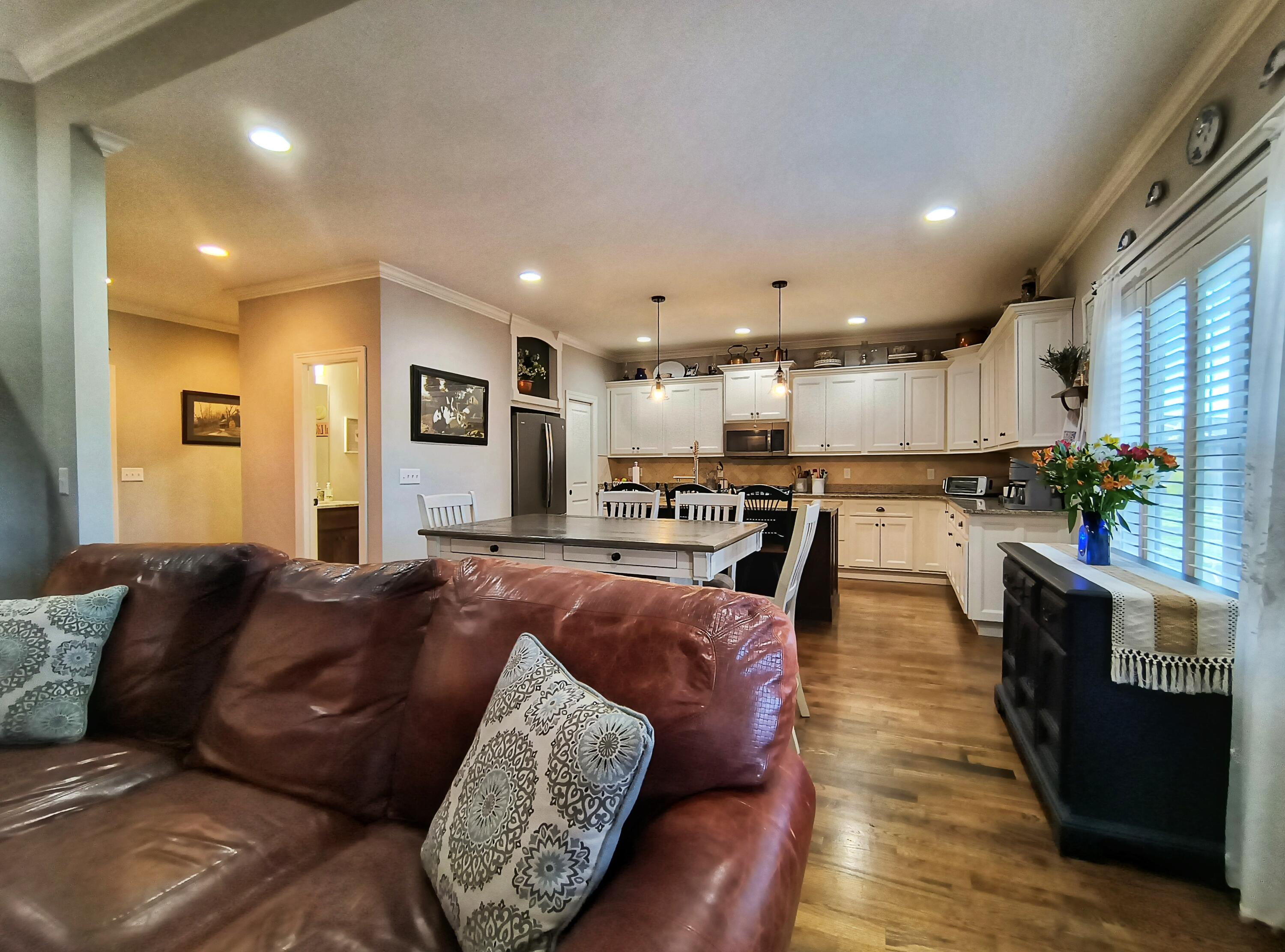 9205 Scarlet Ridge Road Ooltewah, TN 37363 - Photo 20 of 92 To the Kitchen !