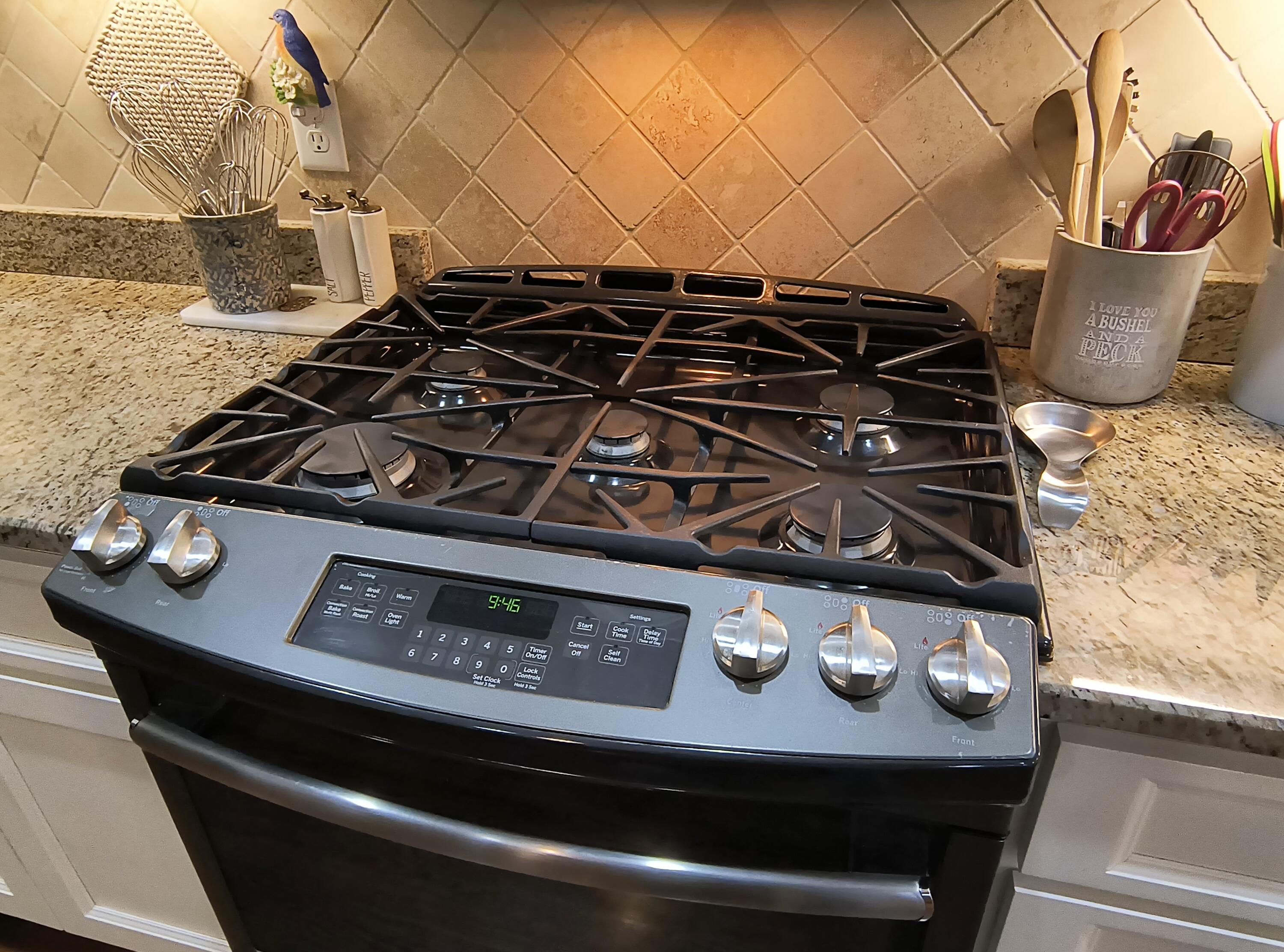 9205 Scarlet Ridge Road Ooltewah, TN 37363 - Photo 27 of 92 5 Burner Natural Gas Range