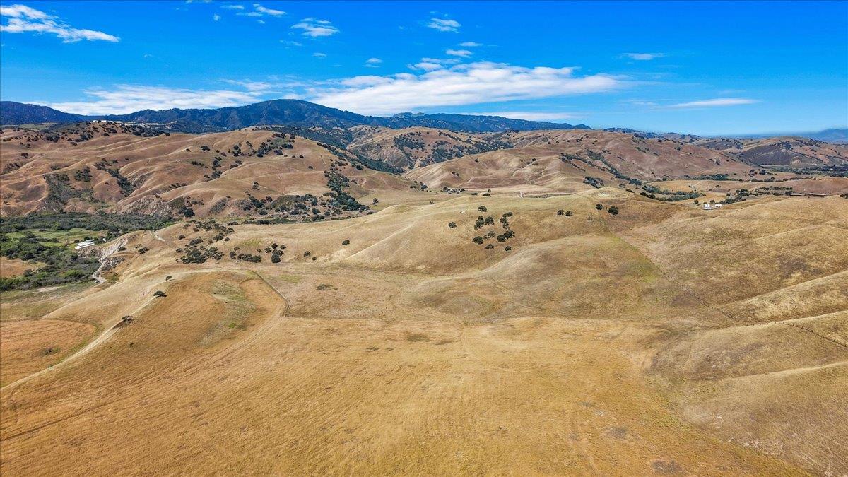 2727 Thomas Road Hollister, CA 95023 - Photo 81 of 83 a view of mountains and mountain