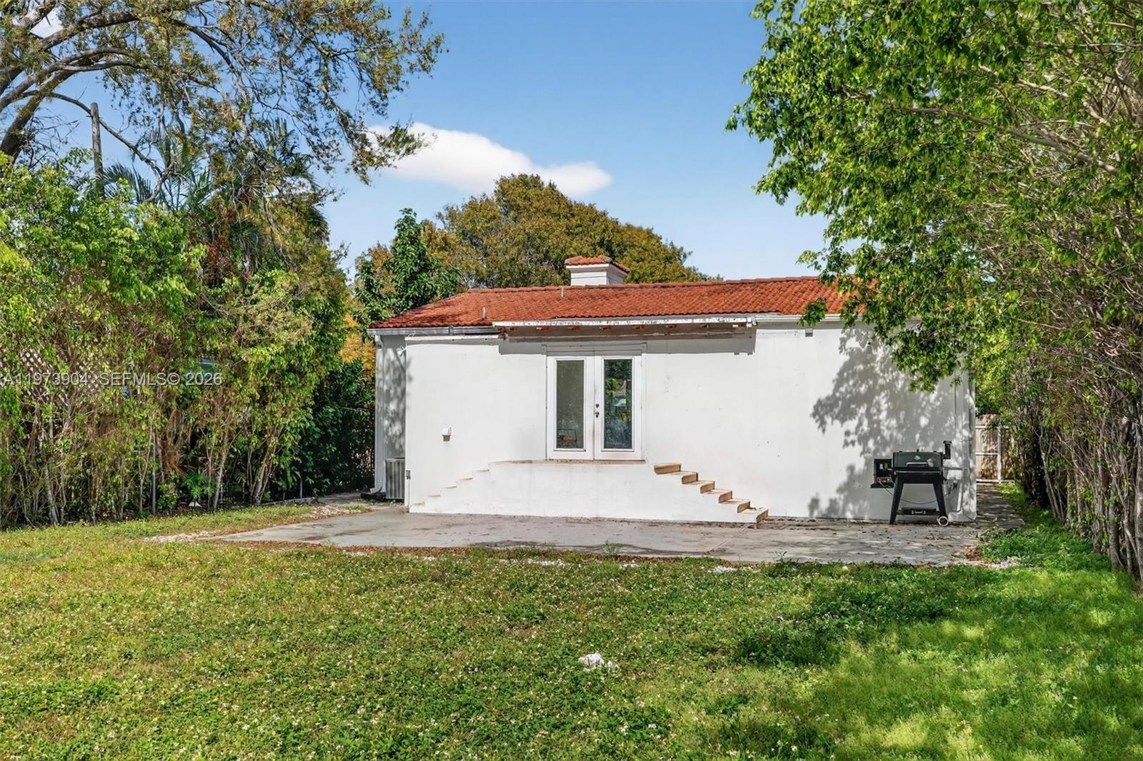 620 Southwest 27th Road Miami, FL 33129 - Photo 8 of 59 Gallery Image 8