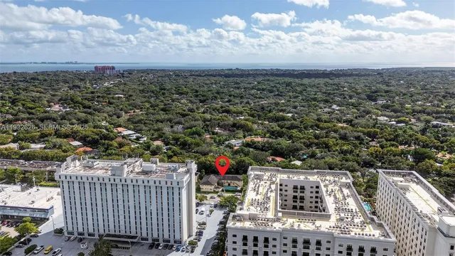 $4,250 | 1239 Mariposa Avenue, Unit 2, Coral Gables, FL 33146