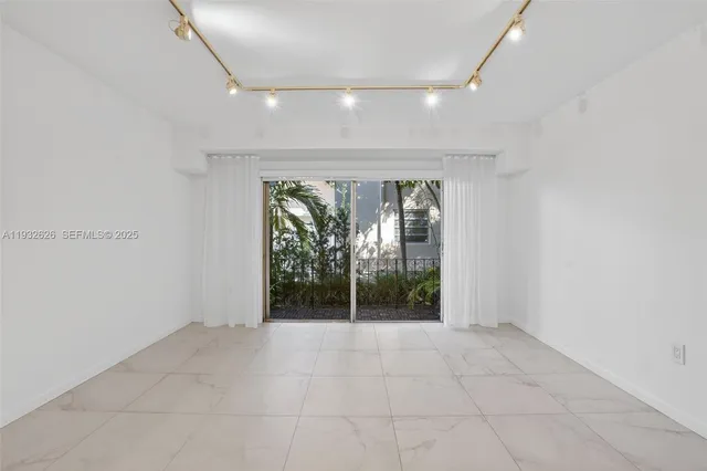 $4,250 | 1239 Mariposa Avenue, Unit 2, Coral Gables, FL 33146