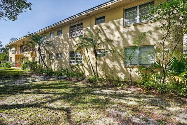 $4,250 | 1239 Mariposa Avenue, Unit 2, Coral Gables, FL 33146