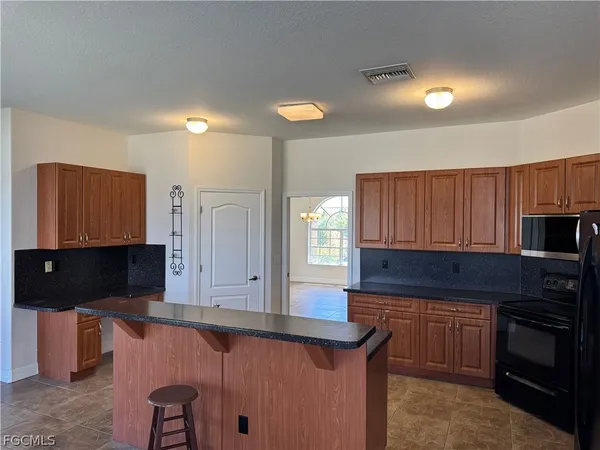 $1,900 | 3800 20th Street West, Lehigh Acres, FL 33971