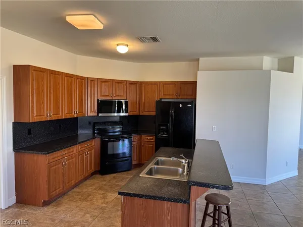$1,900 | 3800 20th Street West, Lehigh Acres, FL 33971