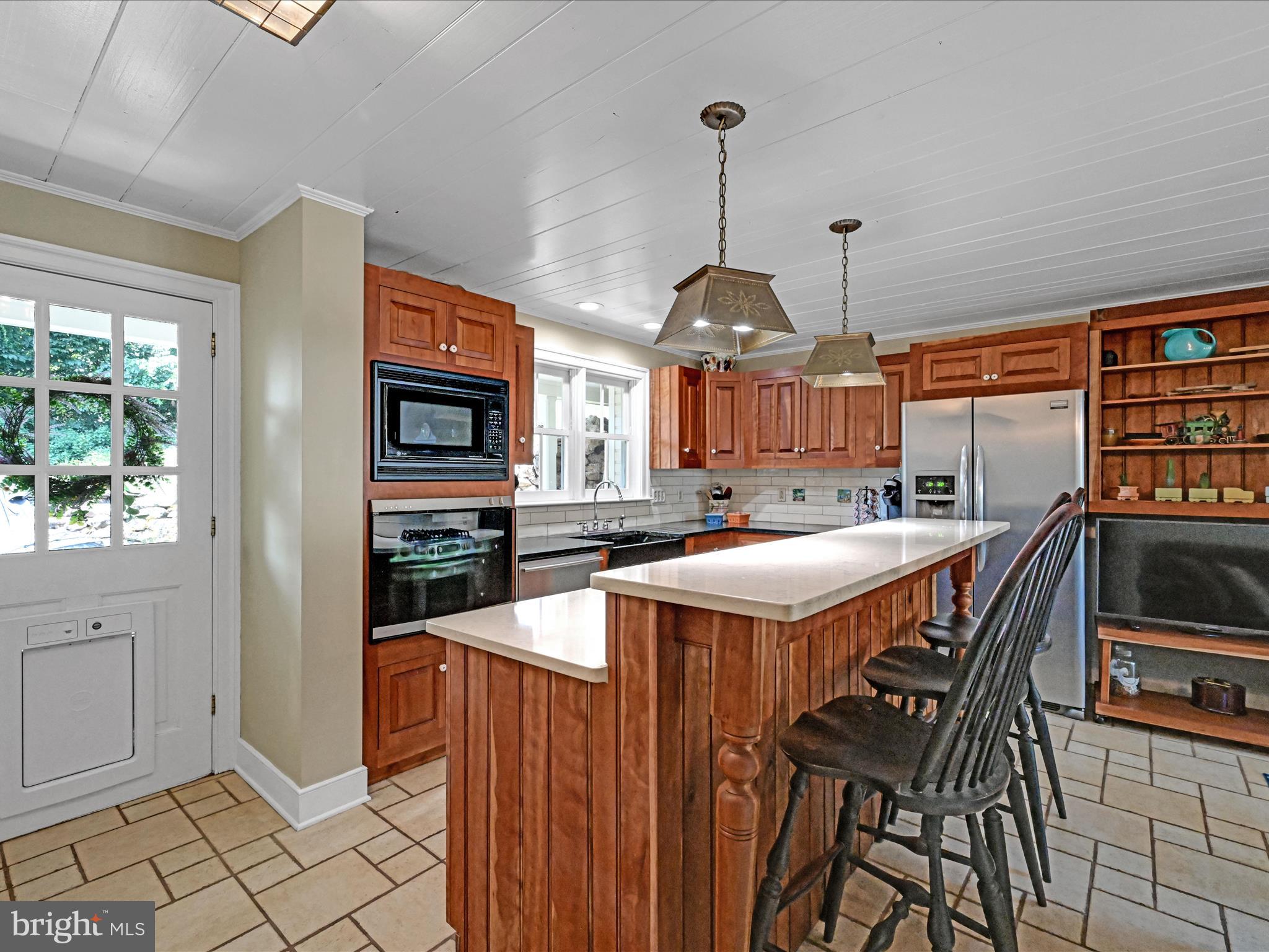 610 Friedensburg Road Reading, PA 19606 - Photo 12 of 48 Kitchen