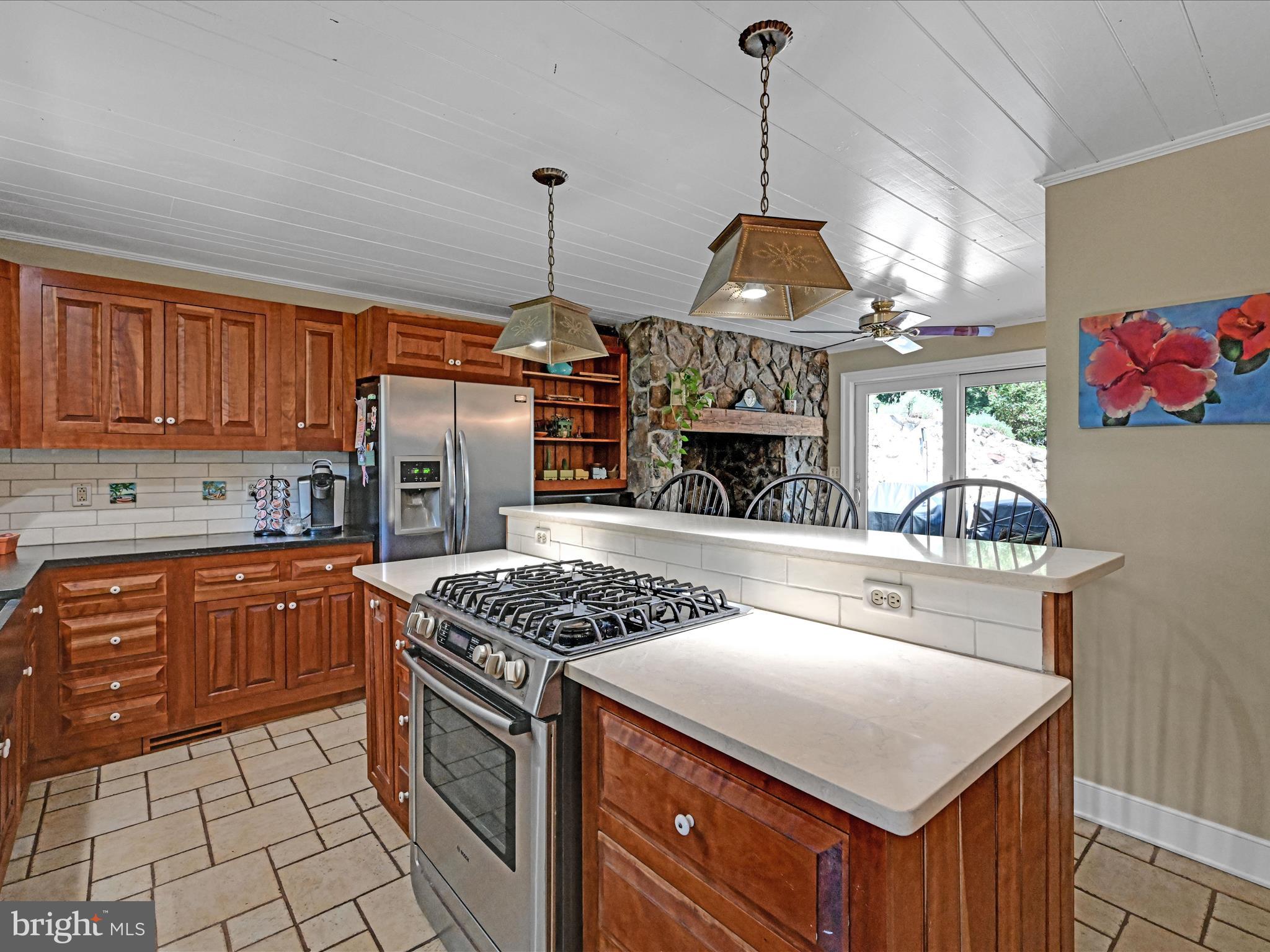 610 Friedensburg Road Reading, PA 19606 - Photo 13 of 48 Kitchen
