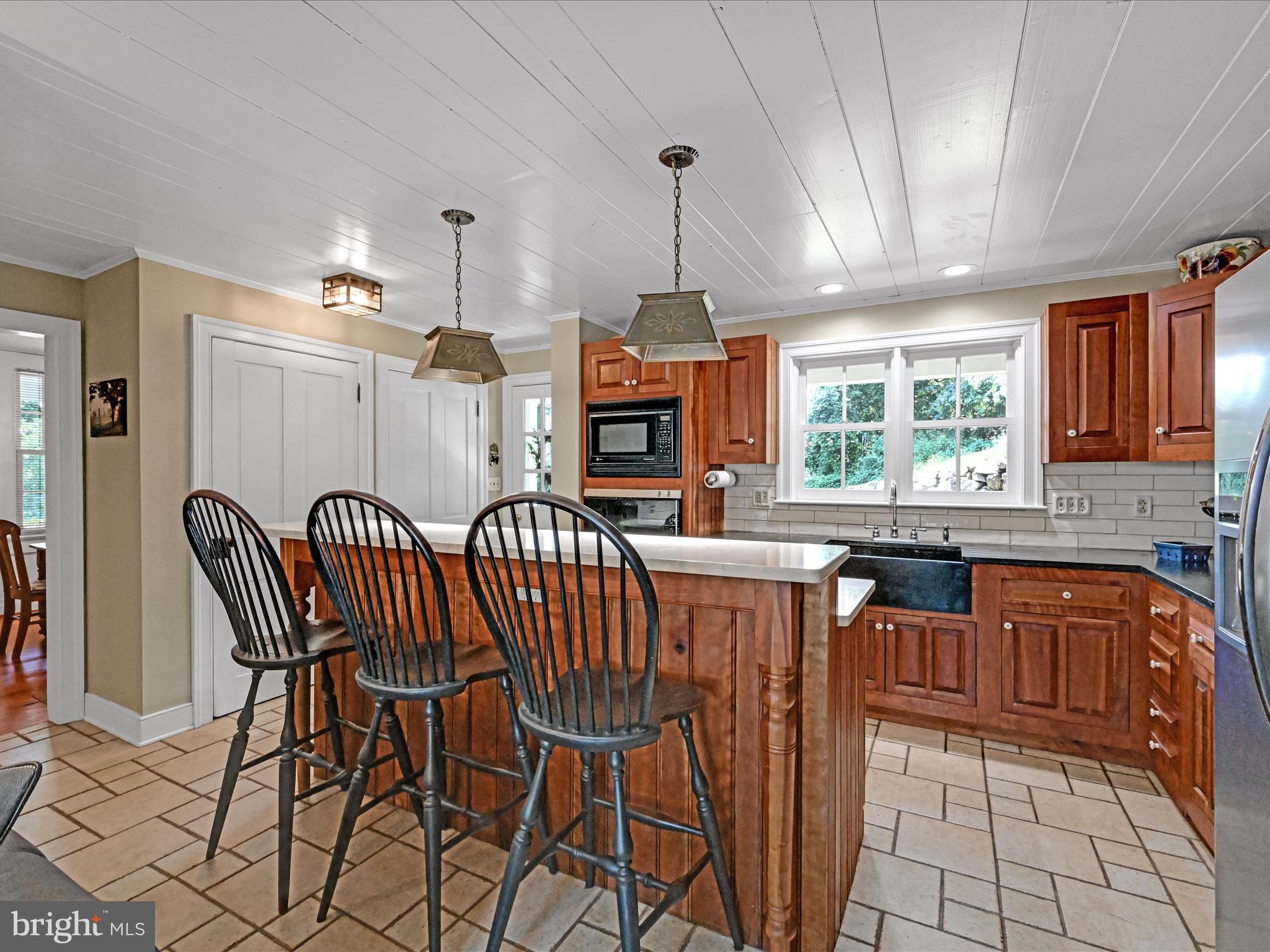 610 Friedensburg Road Reading, PA 19606 - Photo 15 of 48 Kitchen
