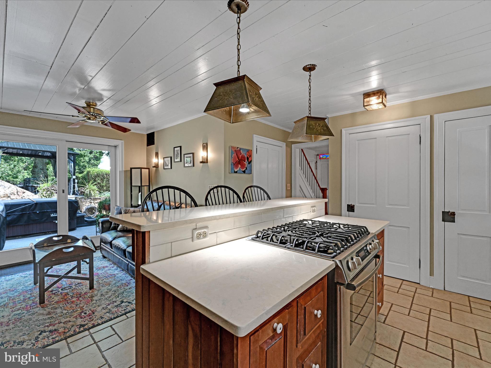 610 Friedensburg Road Reading, PA 19606 - Photo 16 of 48 Kitchen