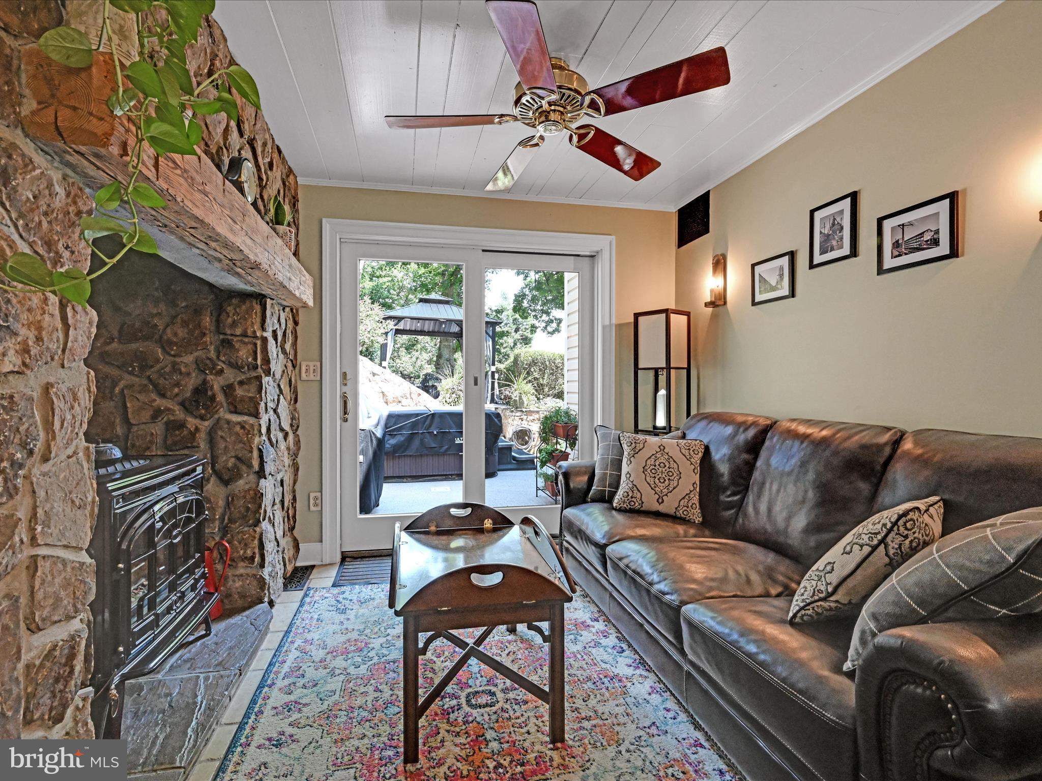 610 Friedensburg Road Reading, PA 19606 - Photo 17 of 48 Family Room