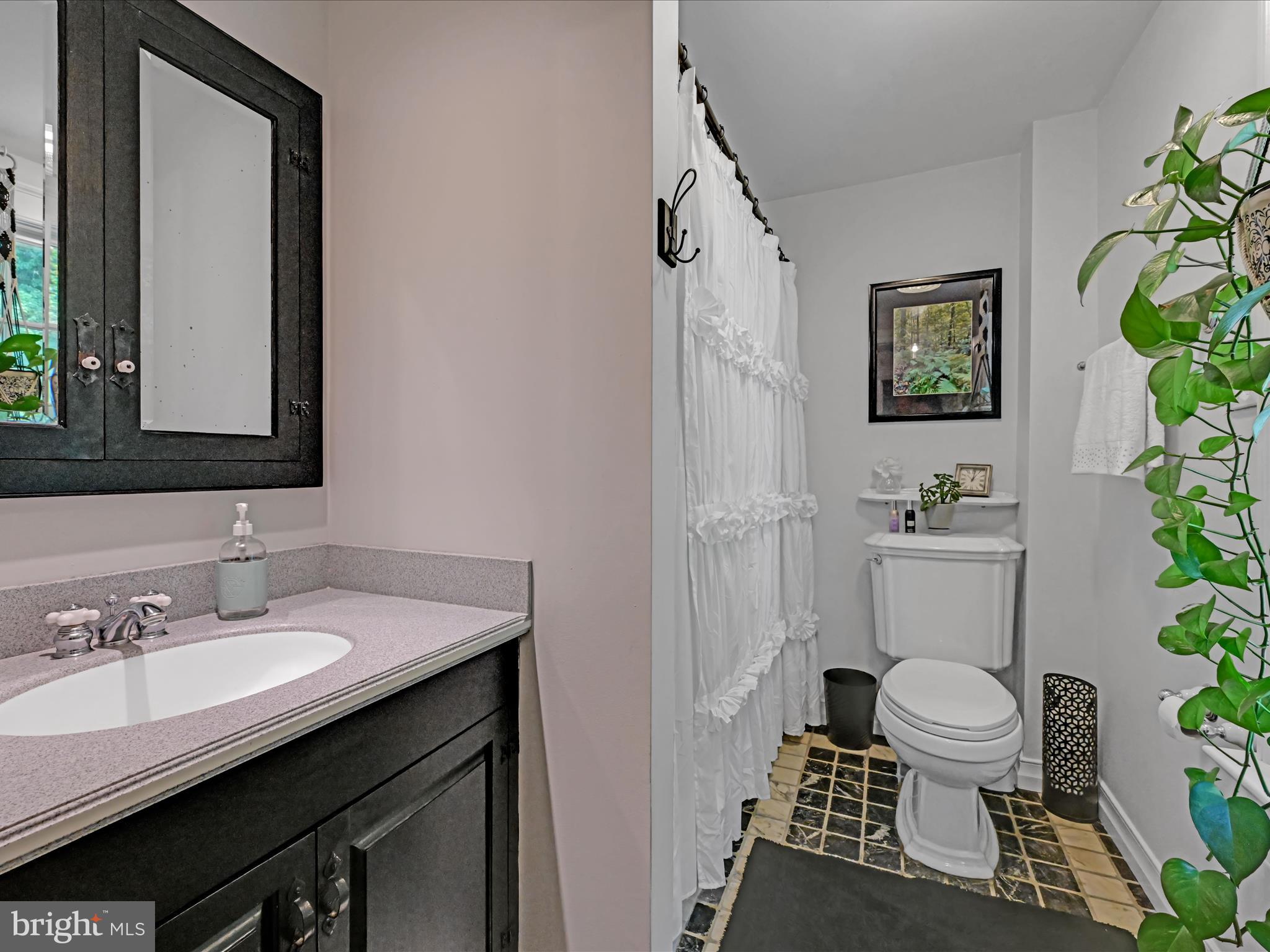 610 Friedensburg Road Reading, PA 19606 - Photo 27 of 48 Bathroom