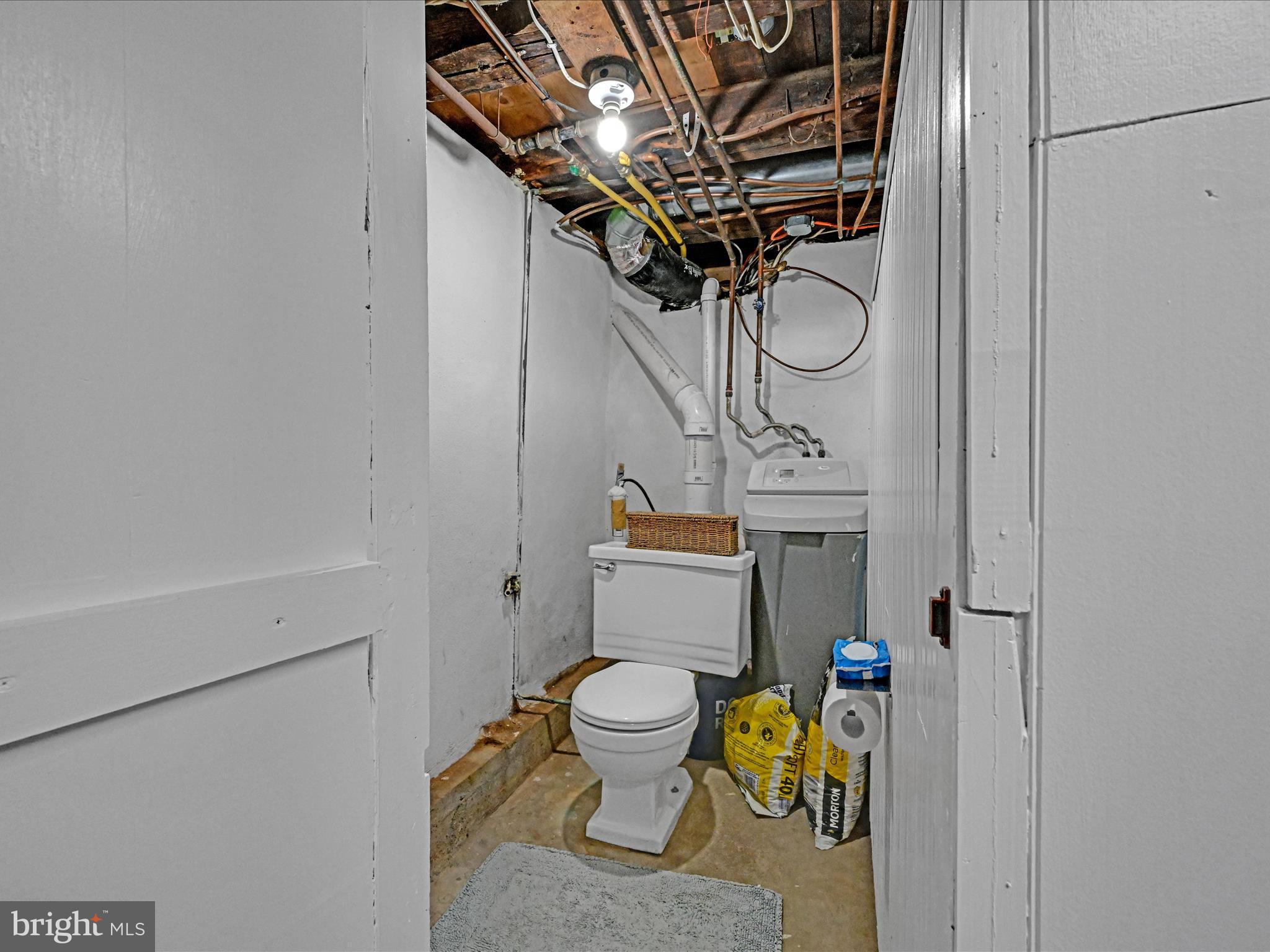 610 Friedensburg Road Reading, PA 19606 - Photo 32 of 48 Bathroom