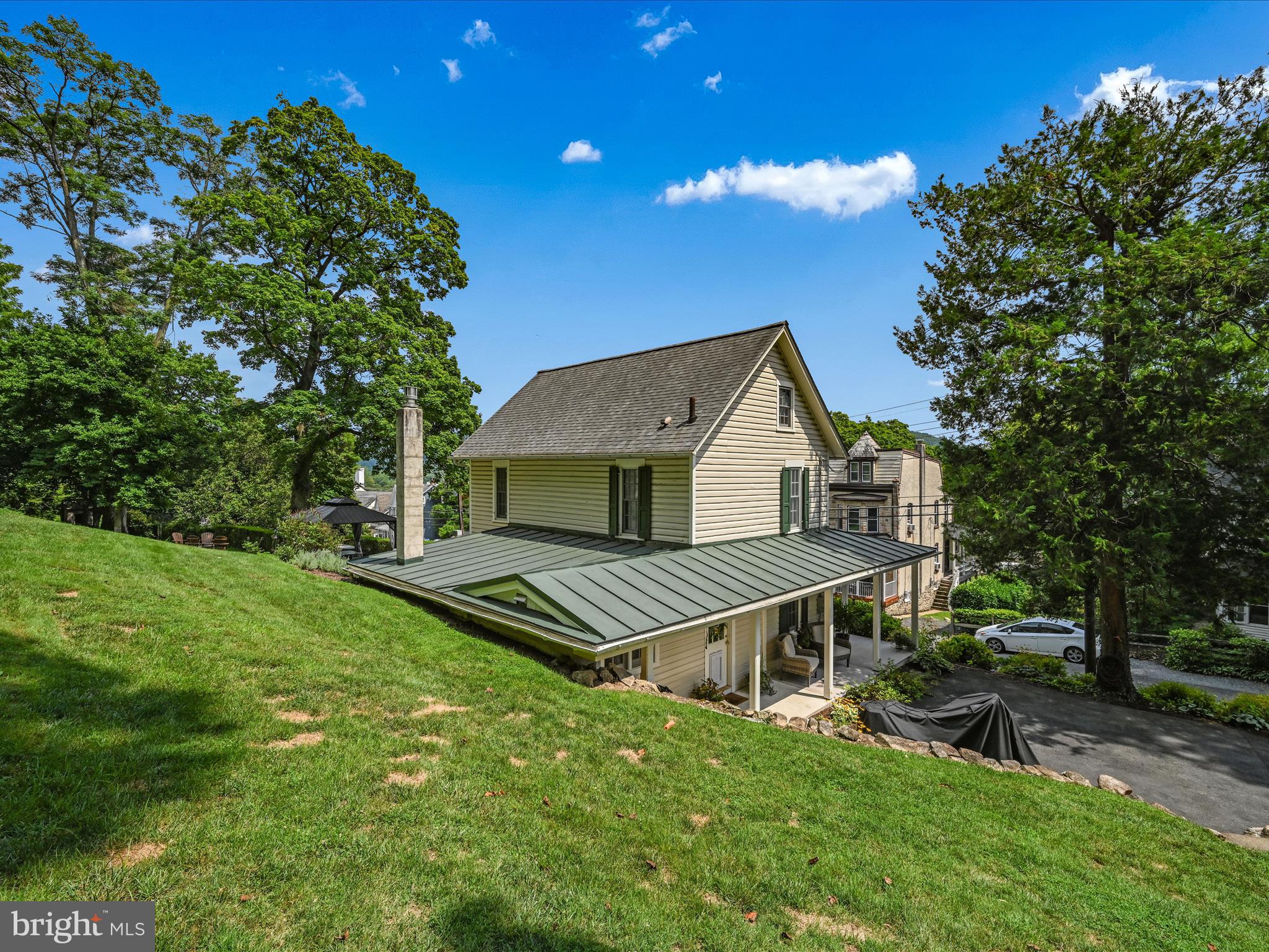 610 Friedensburg Road Reading, PA 19606 - Photo 4 of 48 Side Yard