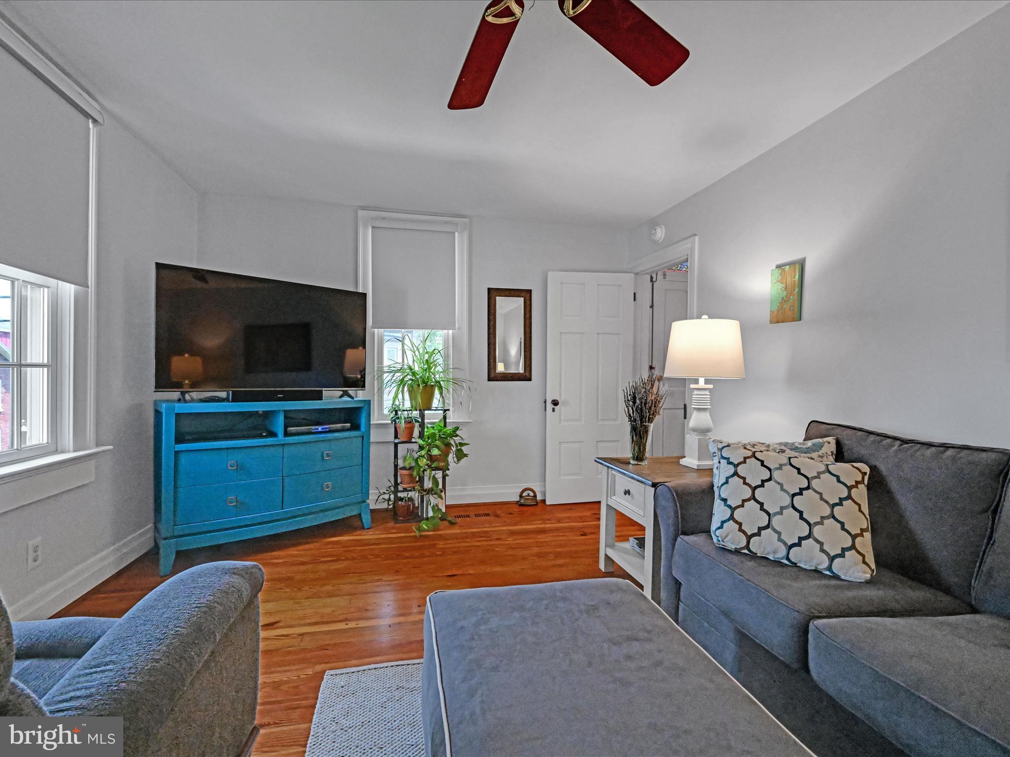 610 Friedensburg Road Reading, PA 19606 - Photo 10 of 48 Living Room