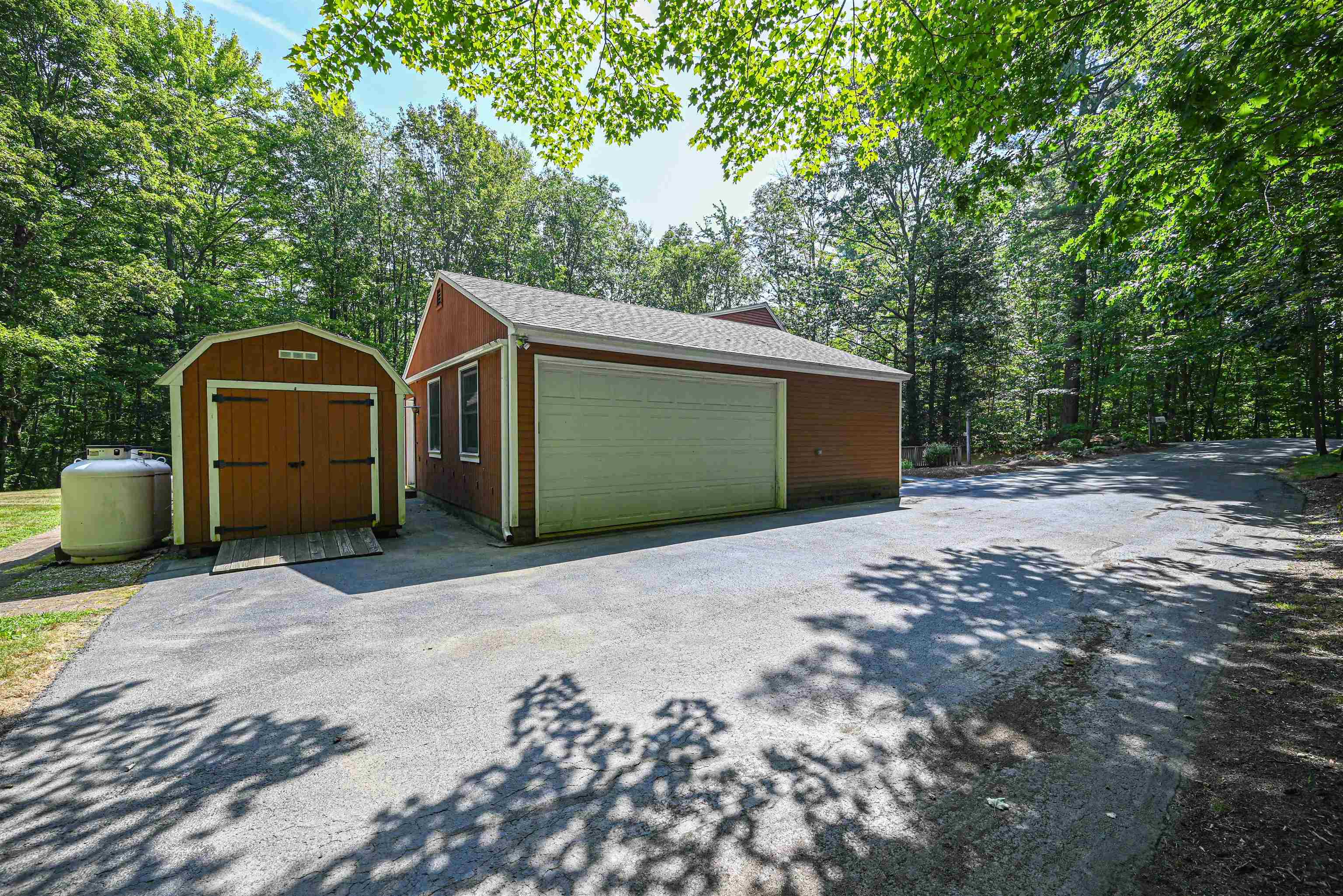 19 Hooksett Road Goffstown, NH 03045 - Photo 8 of 38 Gallery Image 8