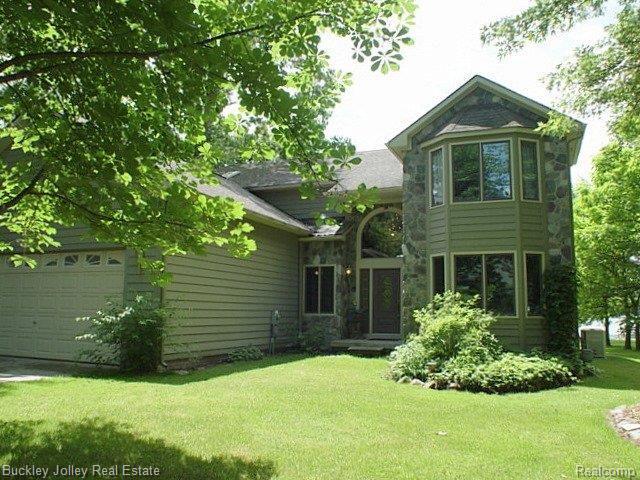 5849 Mabley Hill Road Fenton, MI 48430 - Photo 5 of 10 Street Side of Home