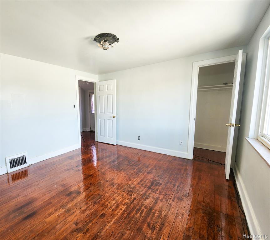 16889 Edinborough Road Detroit, MI 48219 - Photo 15 of 35