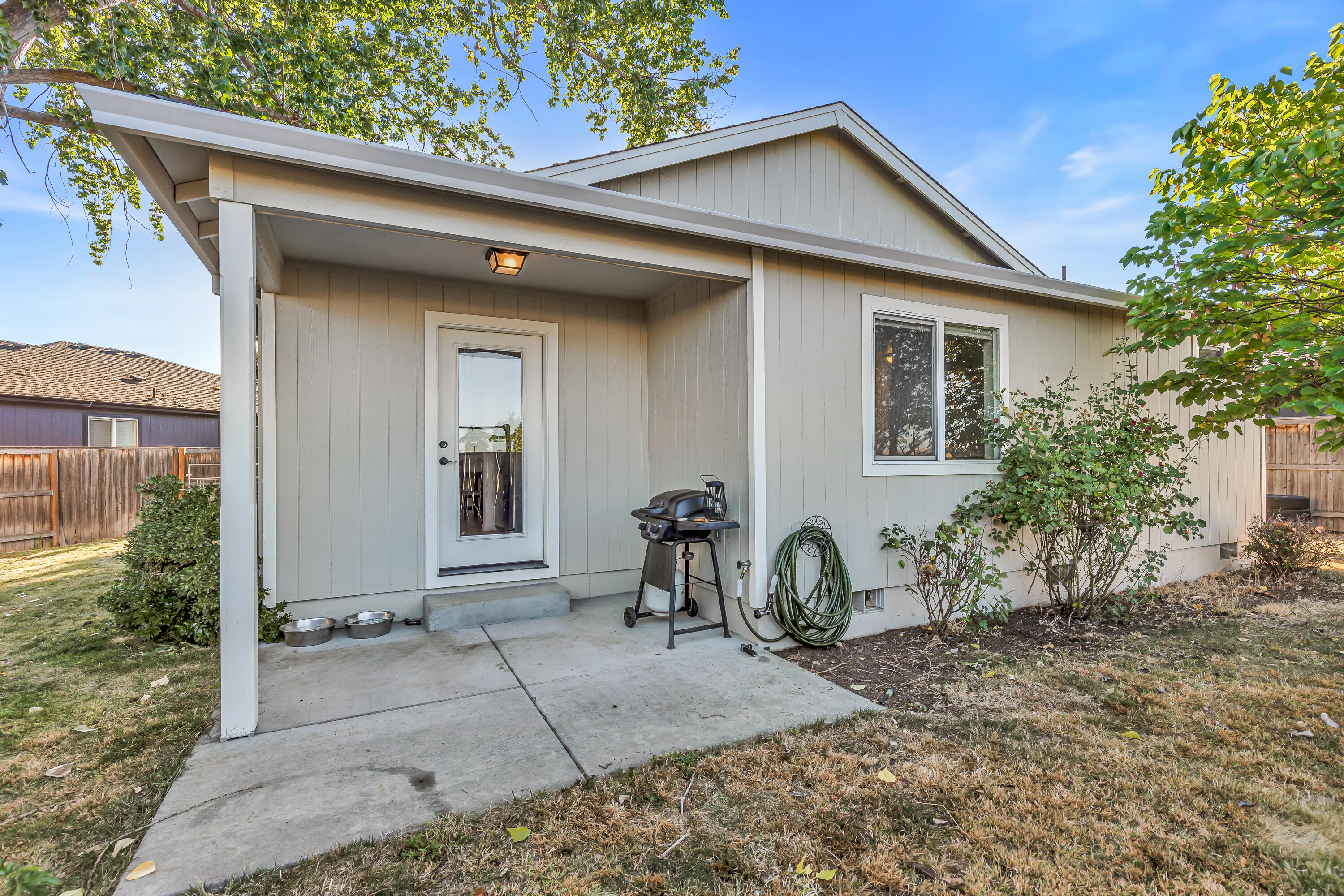 7455 Division Road White City, OR 97503 - Photo 10 of 32 9R9A6182