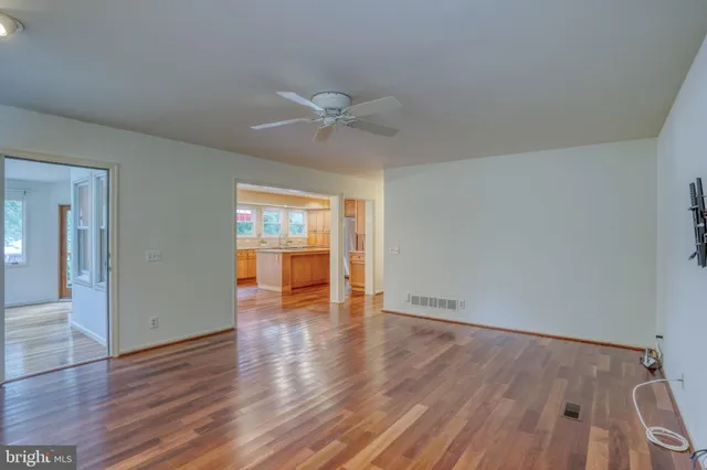 $860,000 | 12 West Shore Court, Landenberg, PA 19350