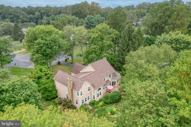 $860,000 | 12 West Shore Court, Landenberg, PA 19350