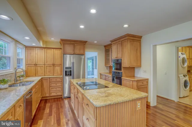 $860,000 | 12 West Shore Court, Landenberg, PA 19350