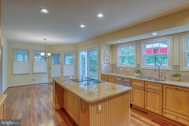 $860,000 | 12 West Shore Court, Landenberg, PA 19350