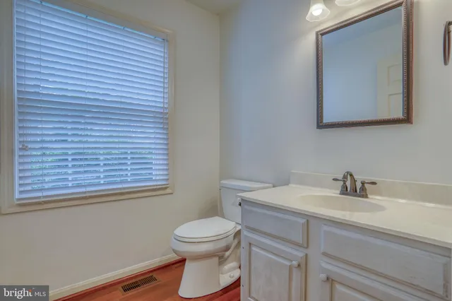 $860,000 | 12 West Shore Court, Landenberg, PA 19350