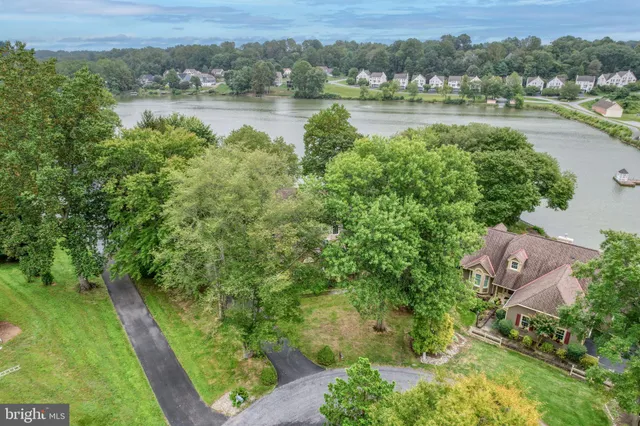 $860,000 | 12 West Shore Court, Landenberg, PA 19350