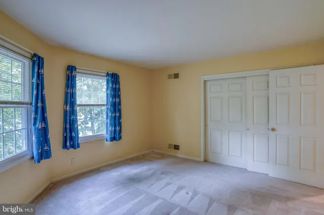 $860,000 | 12 West Shore Court, Landenberg, PA 19350