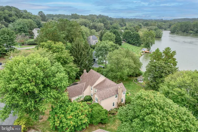 $860,000 | 12 West Shore Court, Landenberg, PA 19350