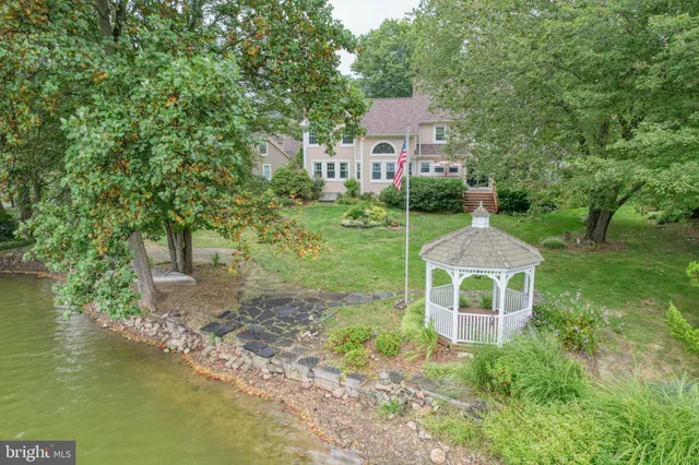 $860,000 | 12 West Shore Court, Landenberg, PA 19350