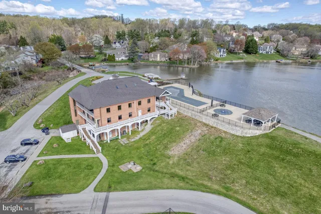 $860,000 | 12 West Shore Court, Landenberg, PA 19350