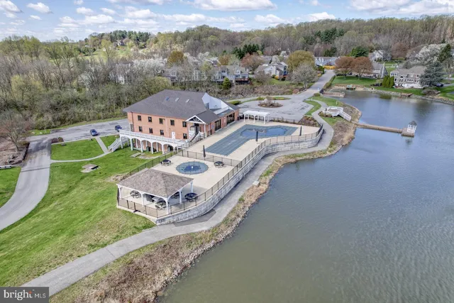 $860,000 | 12 West Shore Court, Landenberg, PA 19350