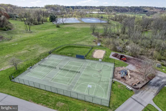 $860,000 | 12 West Shore Court, Landenberg, PA 19350