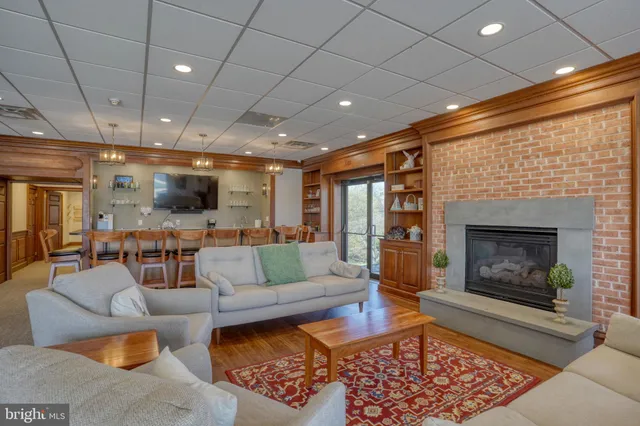 $860,000 | 12 West Shore Court, Landenberg, PA 19350