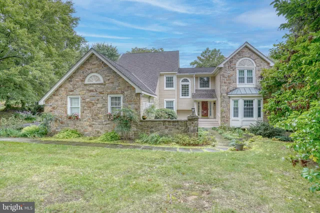 $860,000 | 12 West Shore Court, Landenberg, PA 19350