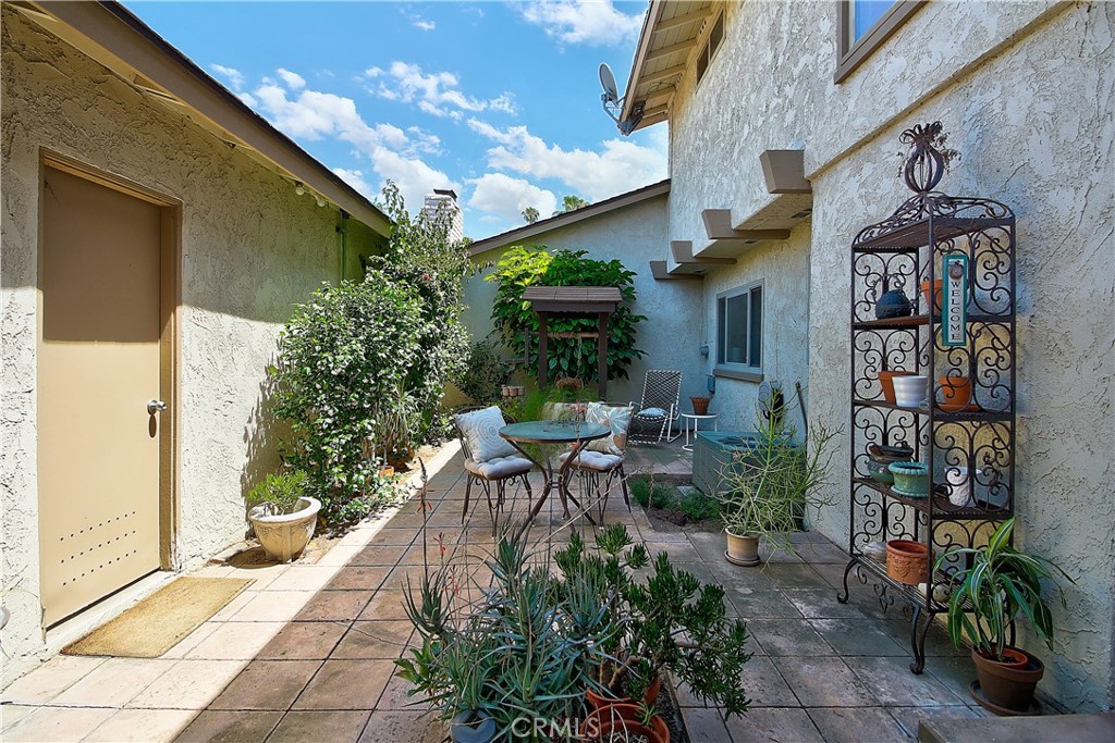 6618 Wintertree Drive Riverside, CA 92506 - Photo 7 of 37 a garden view with sitting space