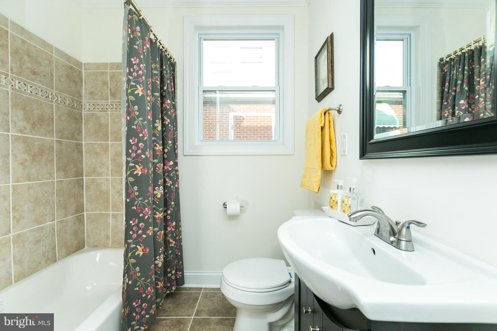 1113 Elm Ridge Avenue Baltimore, MD 21229 - Photo 8 of 18 Bath