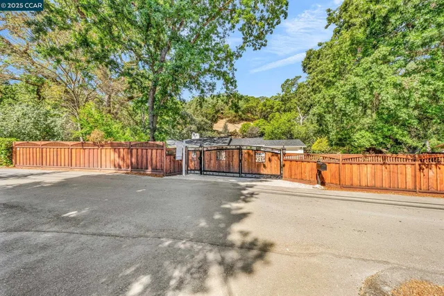 $1,955,000 | 205 Castle Hill Ranch Road, Walnut Creek, CA 94595