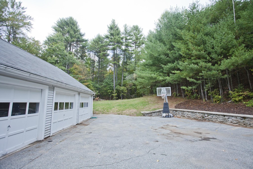 140 Old Bay Road Belchertown, MA 01007 - Photo 5 of 29 Gallery Image 5