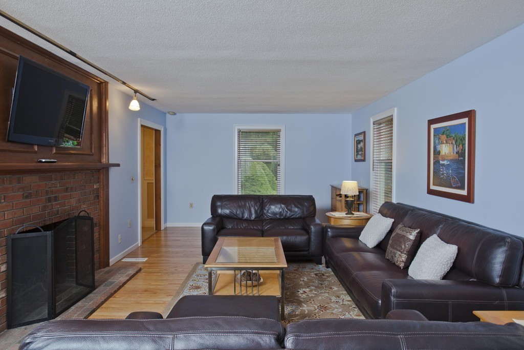 140 Old Bay Road Belchertown, MA 01007 - Photo 9 of 29 Gallery Image 9