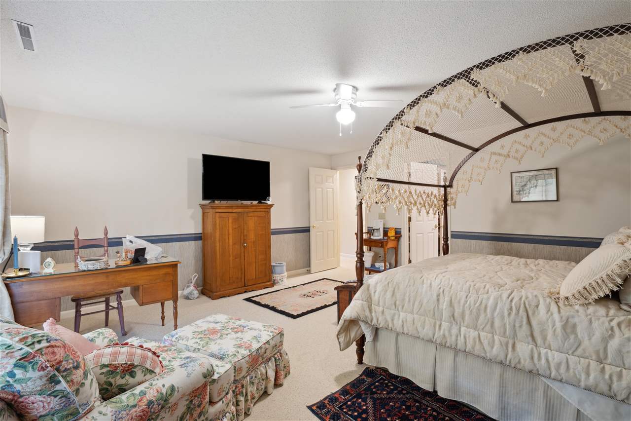 525 Indian Road Southeast Cedar Rapids, IA 52403 - Photo 27 of 43 Gallery Image 27