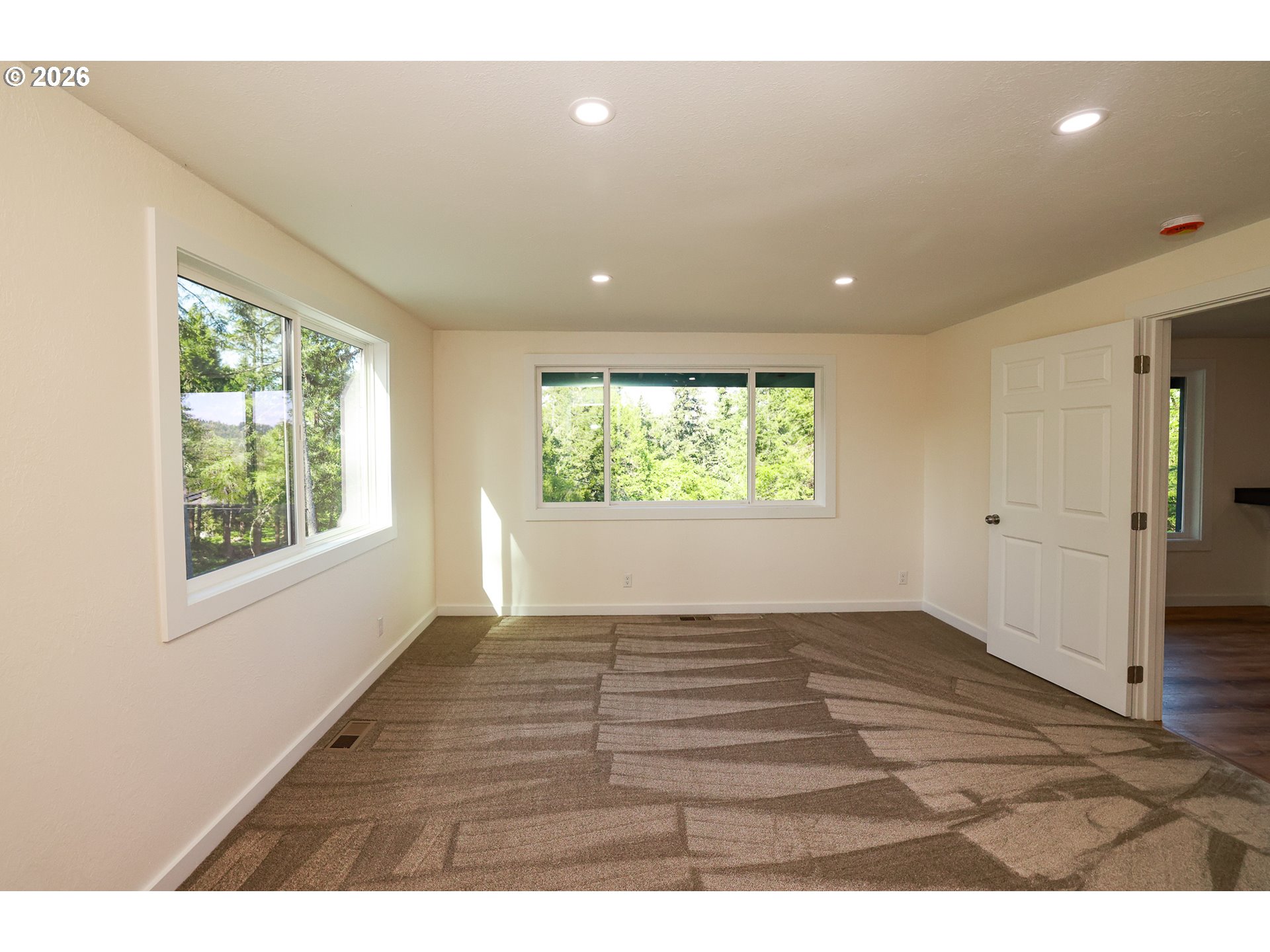 32530 Deberry Road Creswell, OR 97426 - Photo 12 of 38 Primary Bedroom