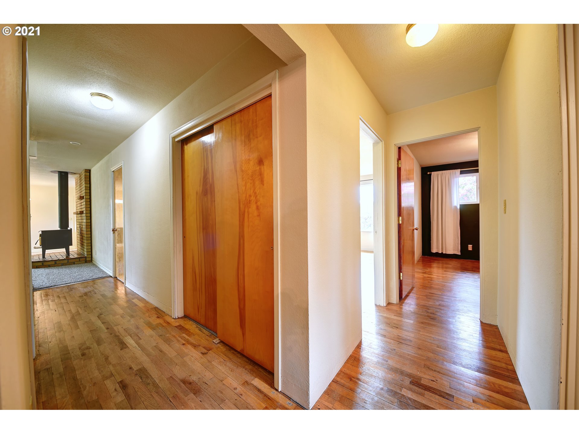 24837 Suttle Road Elmira, OR 97437 - Photo 11 of 32 Gallery Image 11